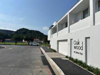 Central Town Duplex with Pool, BBQ & Mountain View - B&B Hermanus