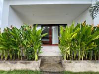 Specious living space- garden kuta - B&B Katilampak