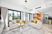 Elegant 4BR Escape I Desert Light & Serene Views - B&B Dubai