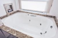 Deluxe Suite with Spa Bath