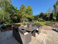 Plum Pudding Barn - private heated pool, hot tub & kids play area - Ferienwohnung Kent