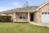 One level modern Spring Hill home - B&B Spring Hill