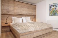 Two-Bedroom Apartment with Mountain View