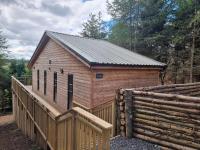 Conker Lodge with Hot Tub - B&B Cupar