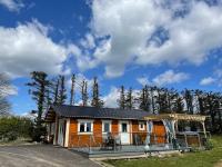 Log Cabin with Hot Tub Large Patio Near Cork city - B&B Cork