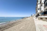 Seaside Paradise - Walk-In, 5 Meters to the Ocean - Chambres d’hôtes Benalmádena