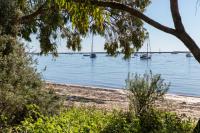 Rockingham Beach Breeze 2BR Retreat - B&B Rockingham