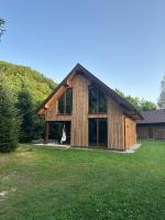 Strefa Ciszy Bieszczady domki z jacuzzi lub z banią z hydromasażem - B&B Terka