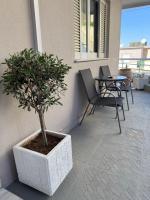 FlyHome Apartments near the Airport - Chambres d'hôtes Spáta