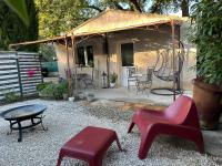 Villa Theolina Maisonnette lumineuse avec jardin, parking privé au calme à Aix - B&B Aix-en-Provence