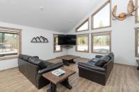 The Antler Ridge Cabin - B&B Valemount