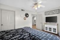 Bell Rock Casita King Size Bed w Cozy Fireplace - B&B Sedona