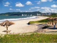 Easy Club 308 Apto 2 quartos Ar condicionado Wi-Fi Netflix Prime piscina Elevador Churrasqueira Sacada 200 m da praia Ideal para Famílias e Amigos Reserve agora - B&B Bugres