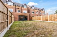 Modern 4-Bed, Parking, Pool Table, Sleeps 11 - B&B Bescot