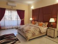 Deluxe Double Room (2 Adults + 1 Child)