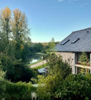 Quai du Val is a Charming Pet and Family Friendly Riverside Gite in Lehon close to Dinan Sleeps 7 - Chambres d'hôtes Dinan