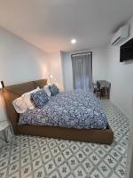 One-Bedroom Deluxe Apartment