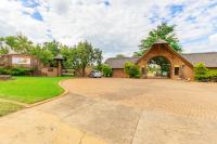 Waterberg House at Zebula - 8 adults and 4 kids under 10 years - B&B