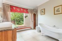 Waterberg House at Zebula 8 adults and 4 kids - Chambres d'hôtes Mapella