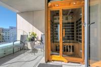 Spacious 2BR Apt with Balcony, Sauna and Free Parking - B&B Reykjavík