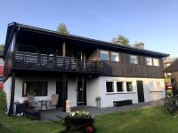 Romslig leilighet med kort vei til flyplassen - B&B Tromsø