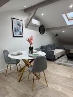 Longchamps 1 - Magnifique appartement, 1 chambre sous les toits, clim - B&B Aix-les-Bains