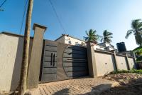 Entire house - all rooms with AC - beach close - B&B Dar es Salaam