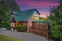 Smokies Getaway Special! Hot Tub, Games, Views & just 4 miles to Pigeon Forge! - B&B McCookville