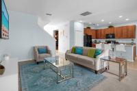 Upstay - Resort Home w Cinema Pool & Lake View - Chambres d'hôtes Kissimmee