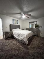 Bright Beautiful 2 Bedroom Suite - B&B Anchorage