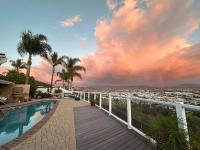 San Diego Paradise - Scenic Views, Pool and Spa - Chambres d'hôtes El Cajon