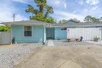 Bombastic Beach Bungalow, 10 Min WALK to the Beach - B&B Panama City Beach