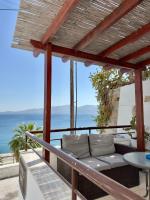 Maya Mallis - B&B Adamantas