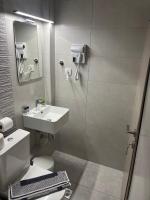 Apartment with Mountain View