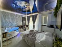 R U B I room by 50 shades - B&B Baia Mare