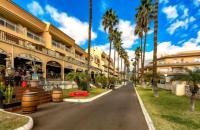 Magnificent beachfront apartment - Bed and Breakfast Arona