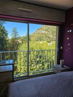 Idéal long séjour, Souvenirs de Provence,T2 classé, vue sur les montagnes, toutes commodités! - B&B Digne-les-Bains