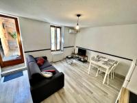 Parenthèse à Deux - T2 Cosy & Calme - Patio - Terrasse - Climatisé - Proche de la cité médiévale - B&B Carcassonne