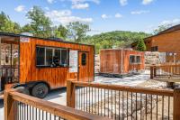 Elegant 3-Bedroom Retreat at Tall Timbers Resort - Chambres d'hôtes Hollister