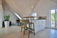 Alte Schule - Modernes Oberstübchen - Bed and Breakfast Baustert