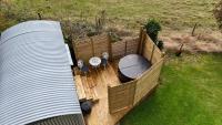 Shepherds hut with Hot Tub pet friendly - Chambres d'hôtes Weymouth