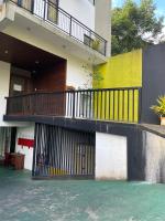 Hilltop Retreat near Kandy Lake - Kings Residence - B&B Kandy