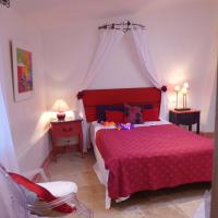 Deluxe Room (2 Adults + 1 Child)
