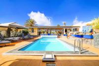 Villa MADORA - private pool, amazing garden, sea view, quiet location - Chambres d’hôtes Tías