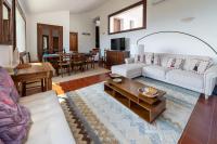 Villa Lyra - Private with Incredible Sea and Sunset Views with Hot Tub - B&B Torre delle Stelle