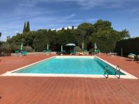 Casa "Ale" con piscina comune e bellissimo giardino a 5 minuti dal mare - Bed and Breakfast Cecina