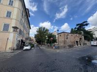 Domus Colosseum, detached house just few steps from the Colosseum - B&B Rome