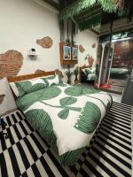 Deluxe Queen Studio No Window