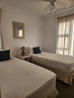 Shades Beach 2 Bedroom Flat Umhlanga Rocks - B&B Durban