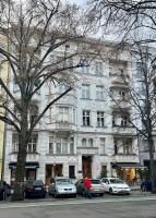 KuDAMM Charming Old Home,4-9 ppl,Family Friendly,Wifi,Savignyplatz - B&B Berlin